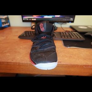 Nike Kyrie 5 Bred